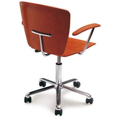 Sellex series Agora Basic chair on castors and arms